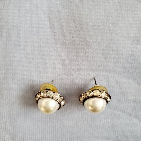 Women's Fashion Jewelry Faux Domed Pearl Enamel Crystals Swirl Earrings - Picture 4 of 7